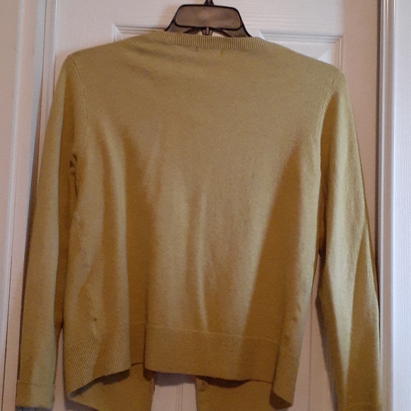 Sweater - Picture 4 of 4